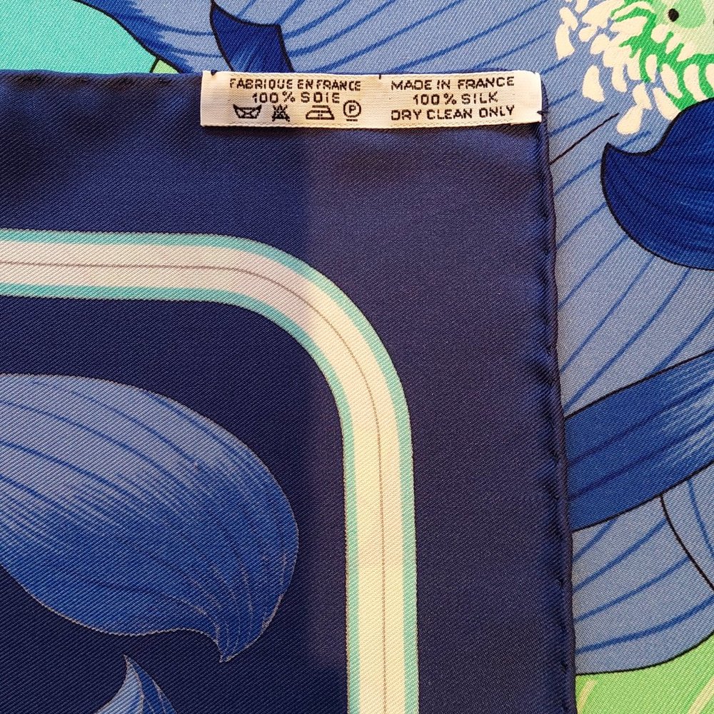 Hermes Fleurs de Lotus 100% Silk Scarf - Picture 2 of 6